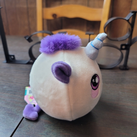 Squeezamals Wave 1 Unicorn Plush Figure - Picture 6 of 13